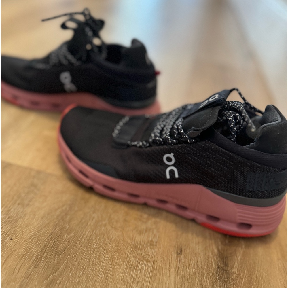on cloud women tennis shoes